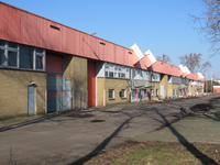 848253 Gezicht op het gebouw van 'De Utrechtse Bazaar' (Groenewoudsedijk 6) te Utrecht, die eind januari 2020 gesloten ...